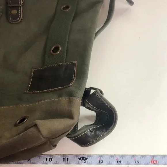 VINTAGE ADDICTION Military Tent Backpack - Picture 6 of 8